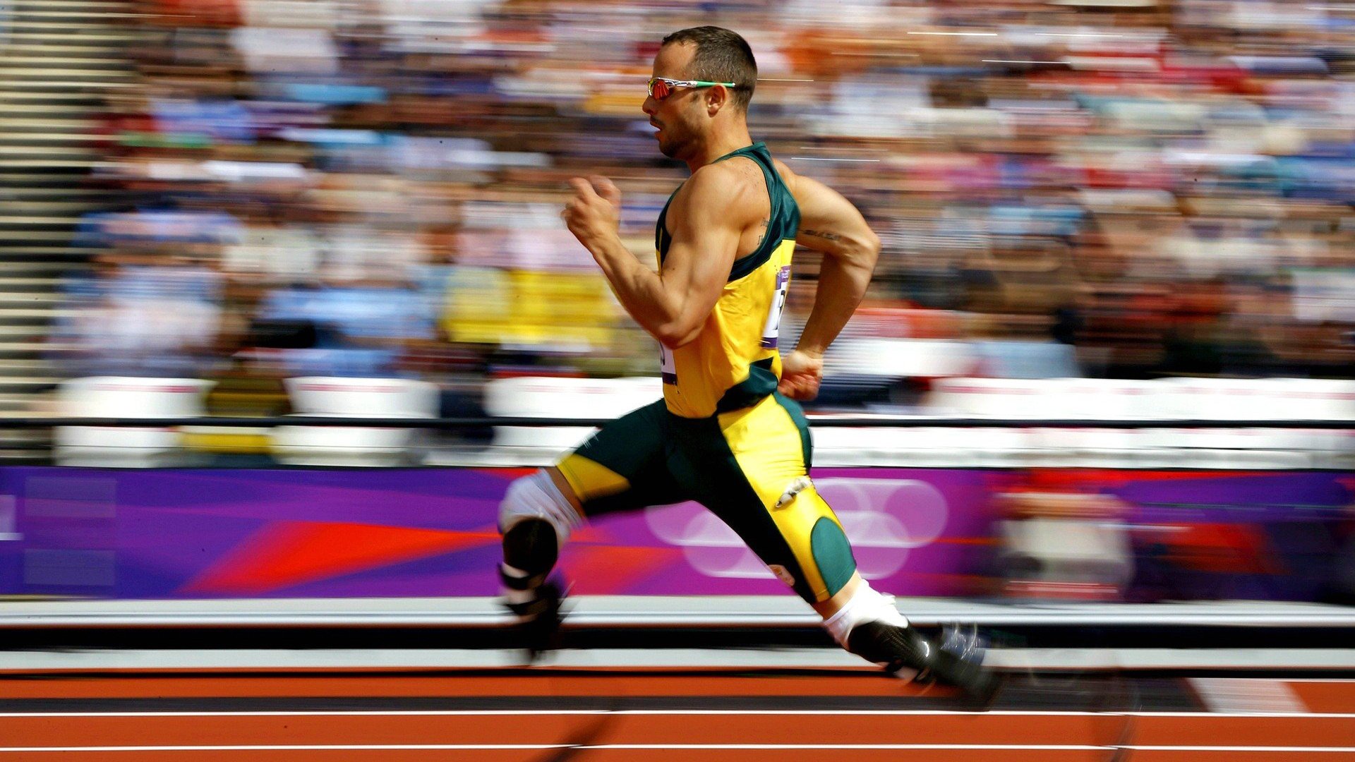 拼尽全力铸就篮球辉煌时刻，篮球赛拼搏精神