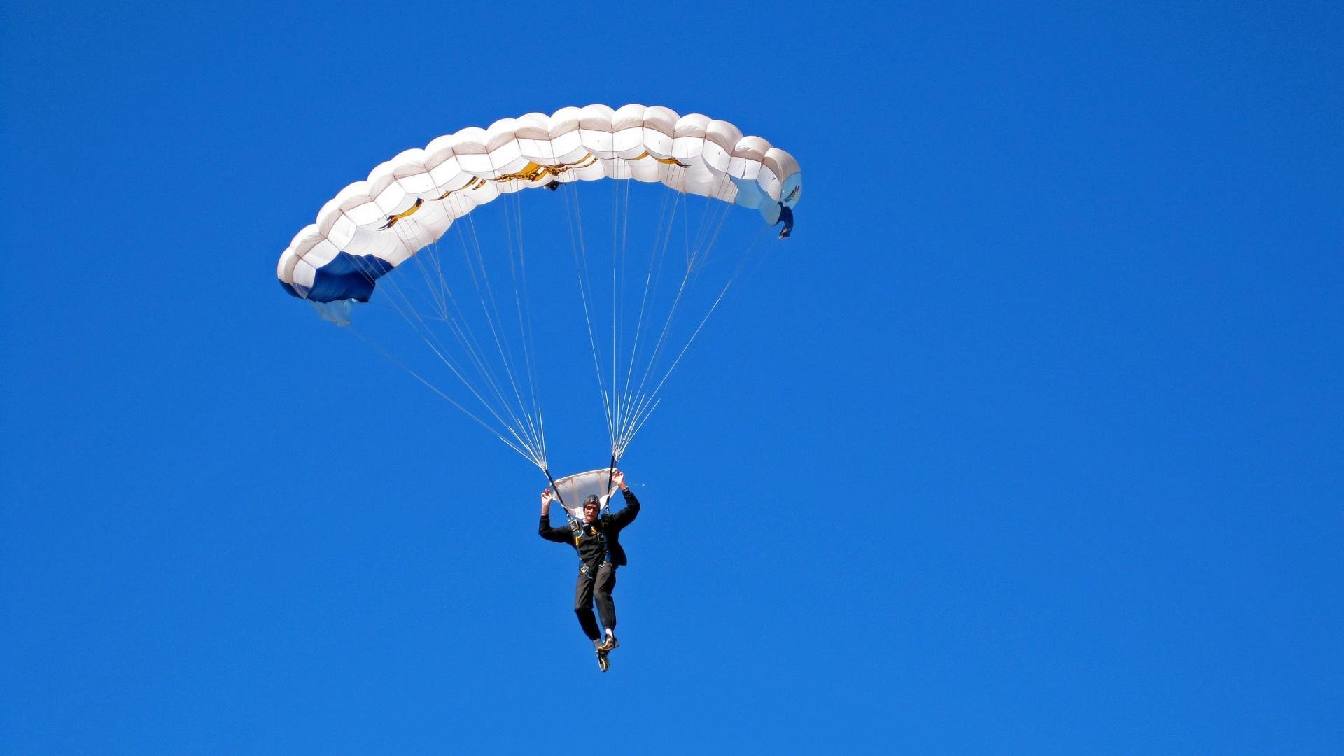 如同梦游！火箭110-121被马刺逆转，一人单节7错成转折点，火箭11连胜